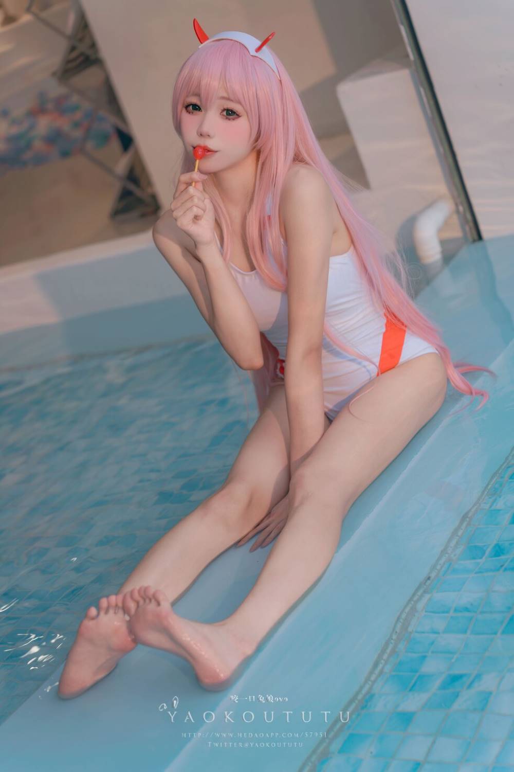 咬一口兔娘(黏黏团子兔) 最新写真合集 221套